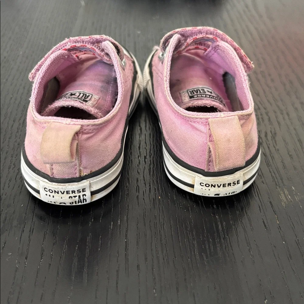 Converse Infant/ Toddler All-Stars in Pink and Zig Zag Baby Size 6